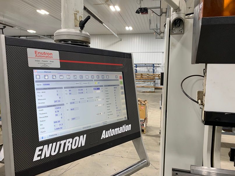 LVD PPEB 90/08 retrofitted with Enu640T graphical CNC press brake control. Simple to program. Industrial touchscreen with remote assistance capability.