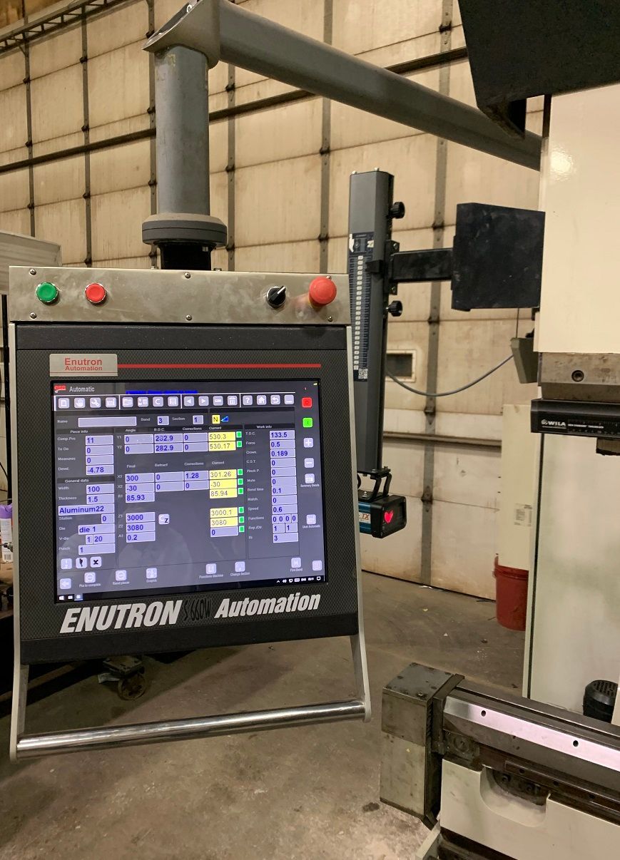 LVD PPEB 240 retrofitted with our Enu660T 3D graphical control system. Simple to program, this press brake retrofit will bring your press brake to modern levels