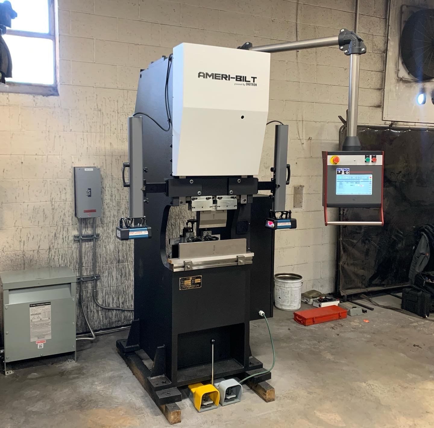 ENUTRON has provided available CNC control retrofits for Toyokoki APB and HYB press brakes. Retrofits include servo motor and electrical cabinet upgrades.