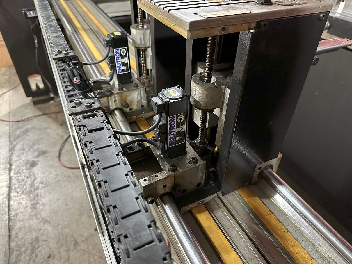 ENUTRON provides complete servo motor retrofits for all Amada press brakes. Retrofit your old motors, amplifiers, and cables with the latest technology!